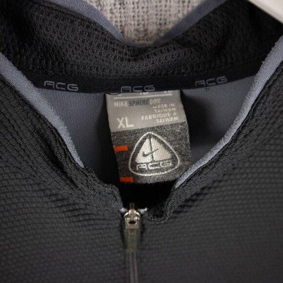 Nike ACG Two Tone Sphere Quarter Zip Sleeveless Tee - Picture 4 of 8